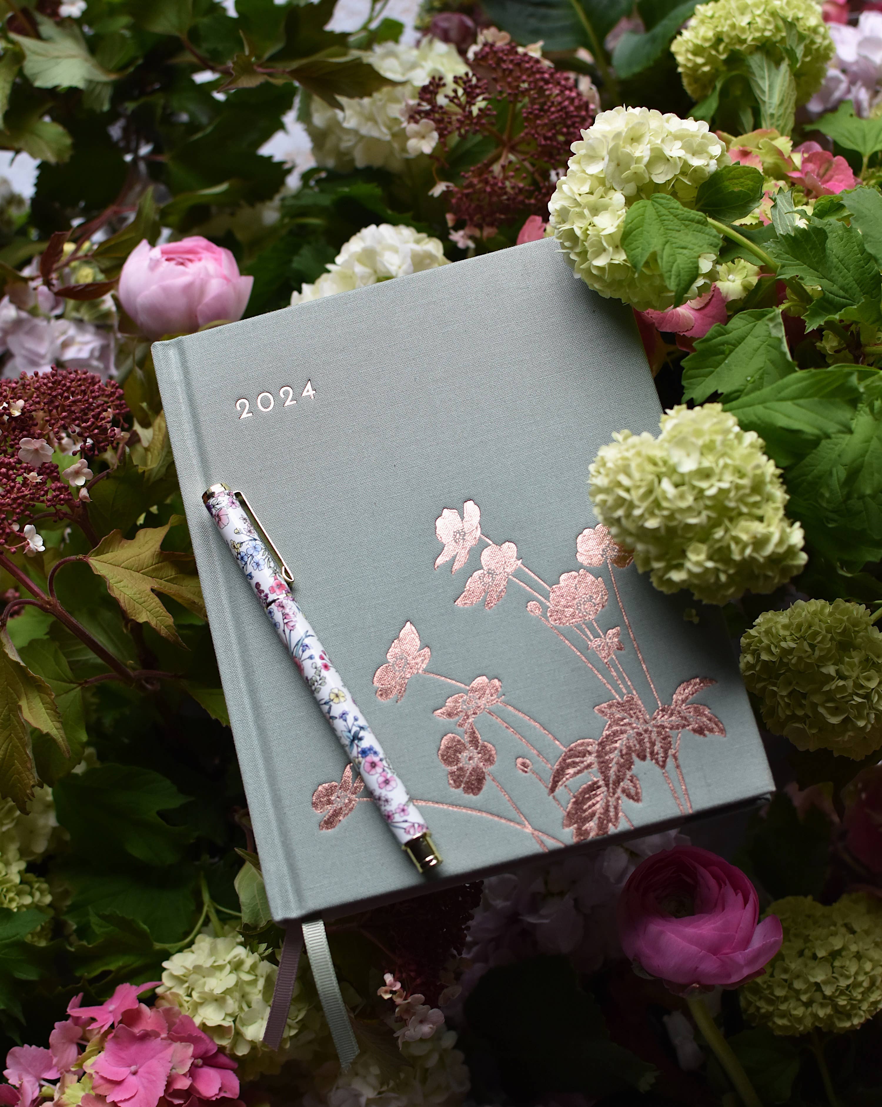 Blooms in White - Rollerball Pen (Boxed)